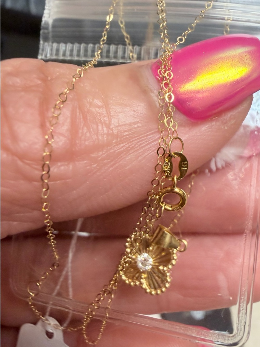 18K Gold Flower Pendant Necklace Set with 0.05 Carats diamonds